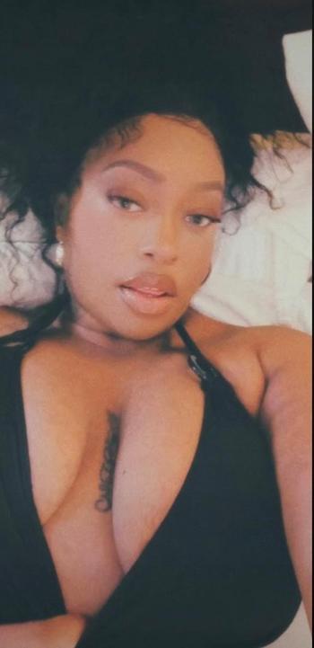 Naomii, 26  female escort, Southern Maryland